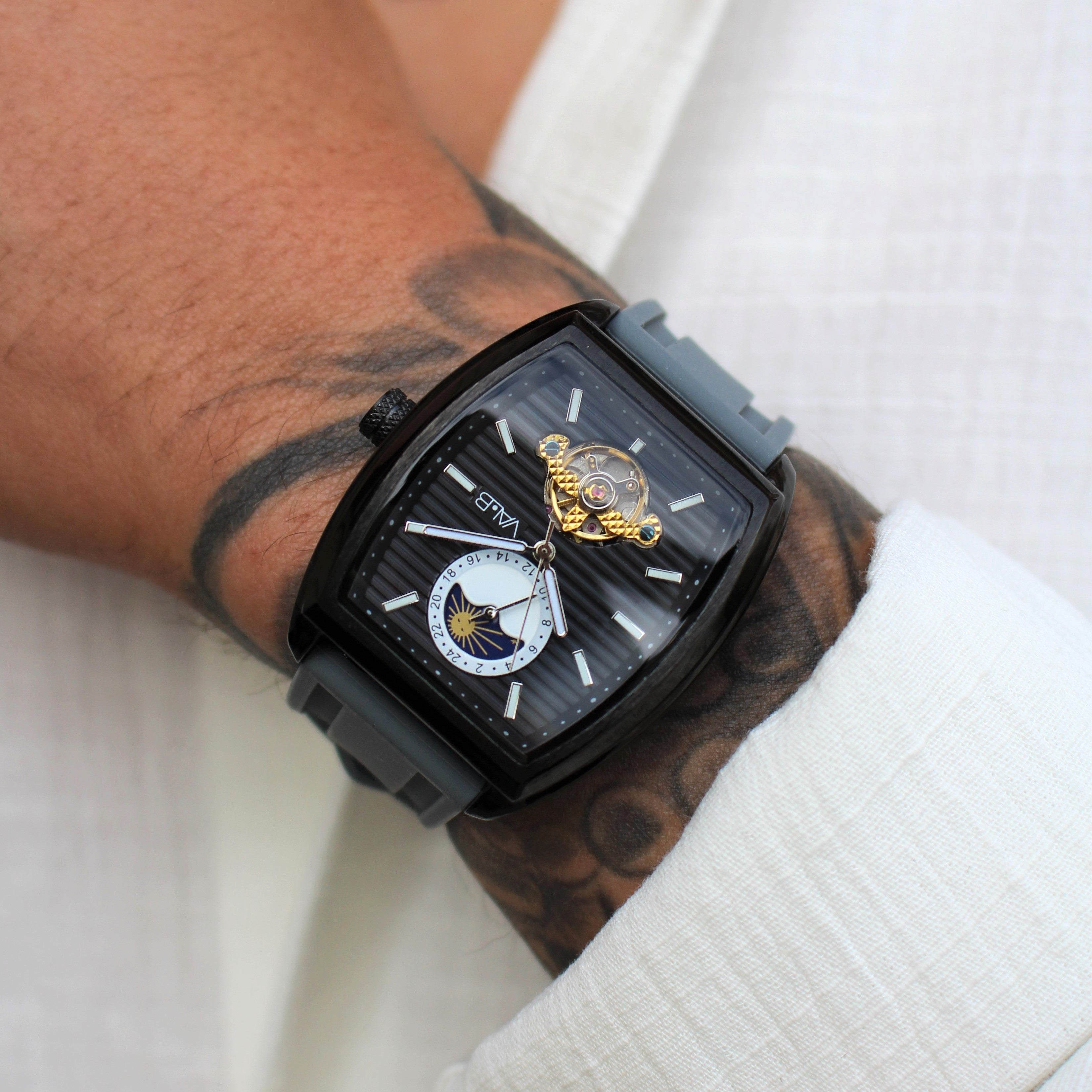 Lunar Black Grey